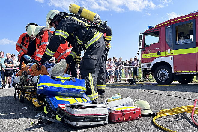 Zusammenarbeit DRK-Sanitäter und Feuerwehr Bramsche